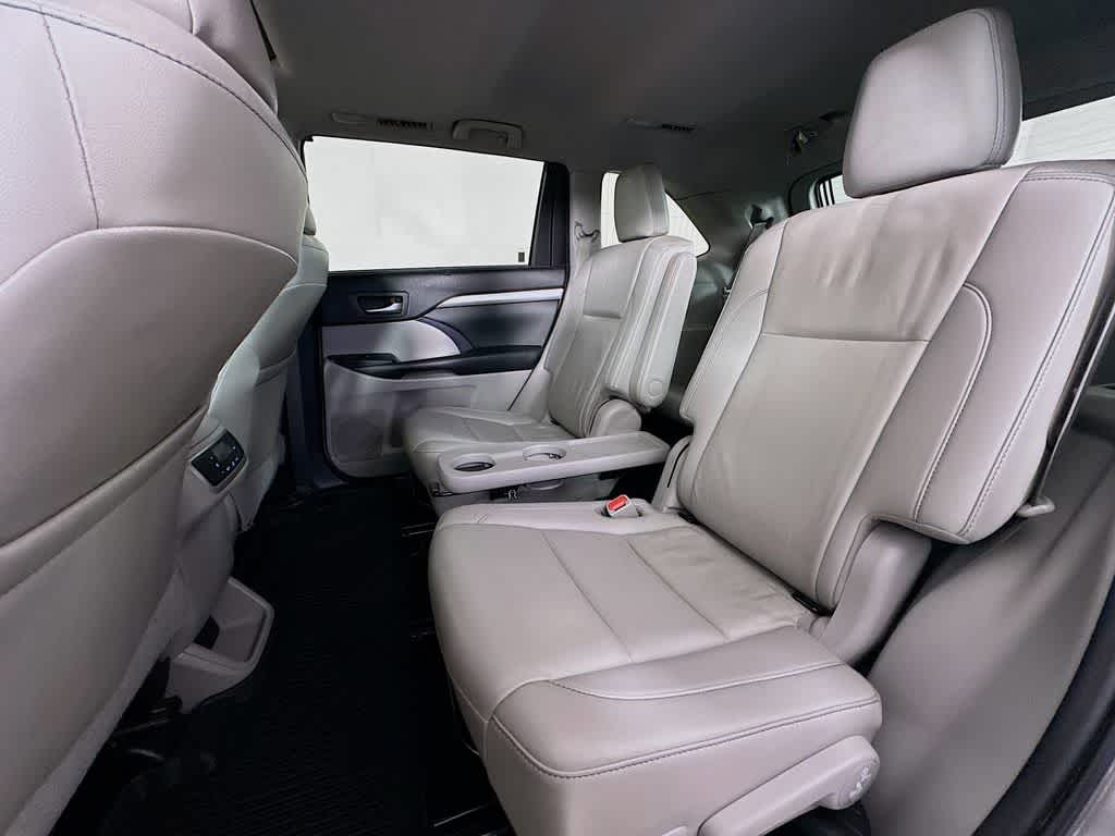 Thumbnail: 2019 Toyota Highlander - 13