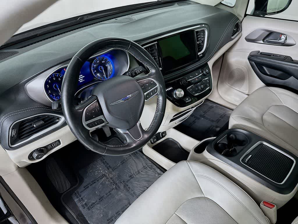 2021 Chrysler Pacifica Touring L 2