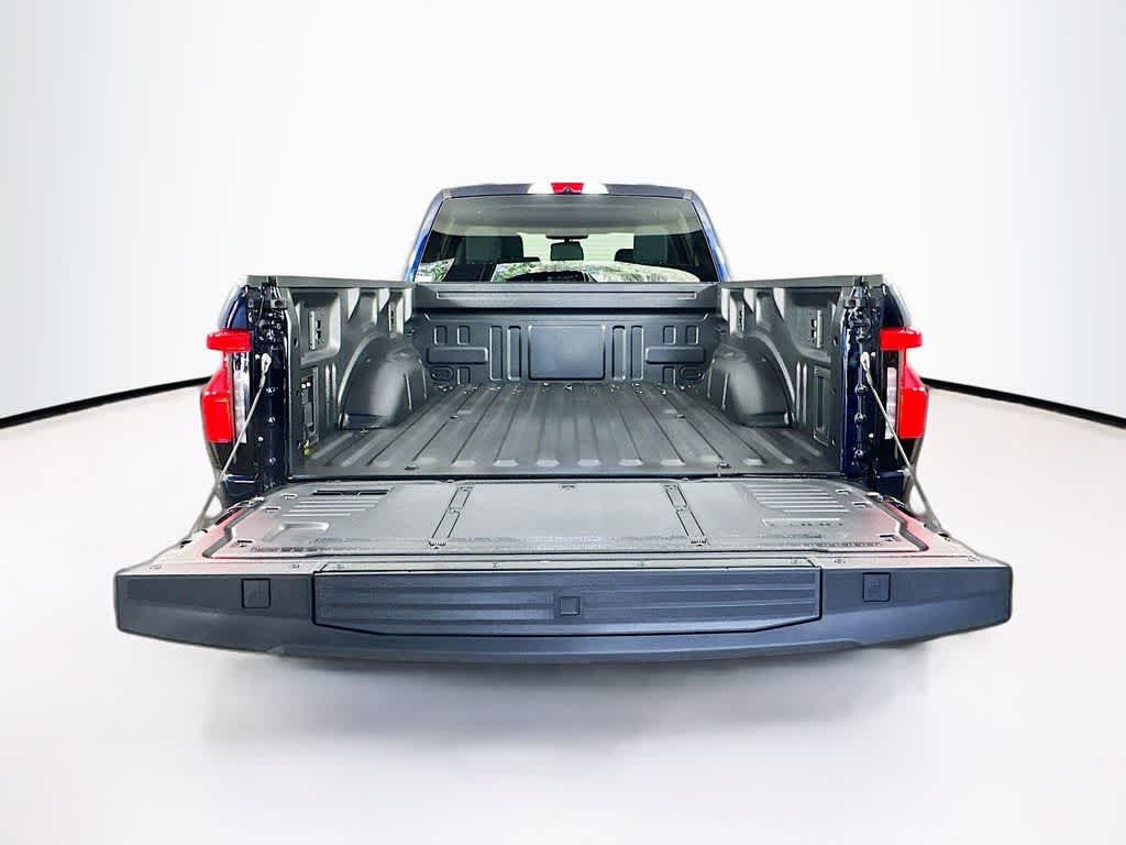 2025 Ford F-150 Lightning Flash 18