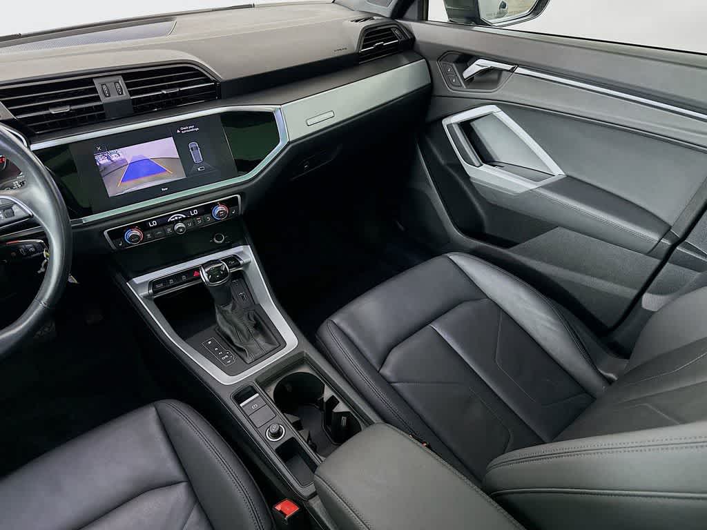 Thumbnail: 2021 Audi Q3 - 11