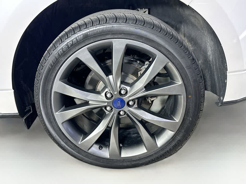 Thumbnail: 2016 Ford Edge - 8