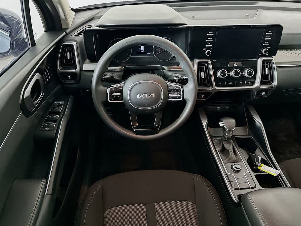 Thumbnail: 2023 Kia Sorento - 10