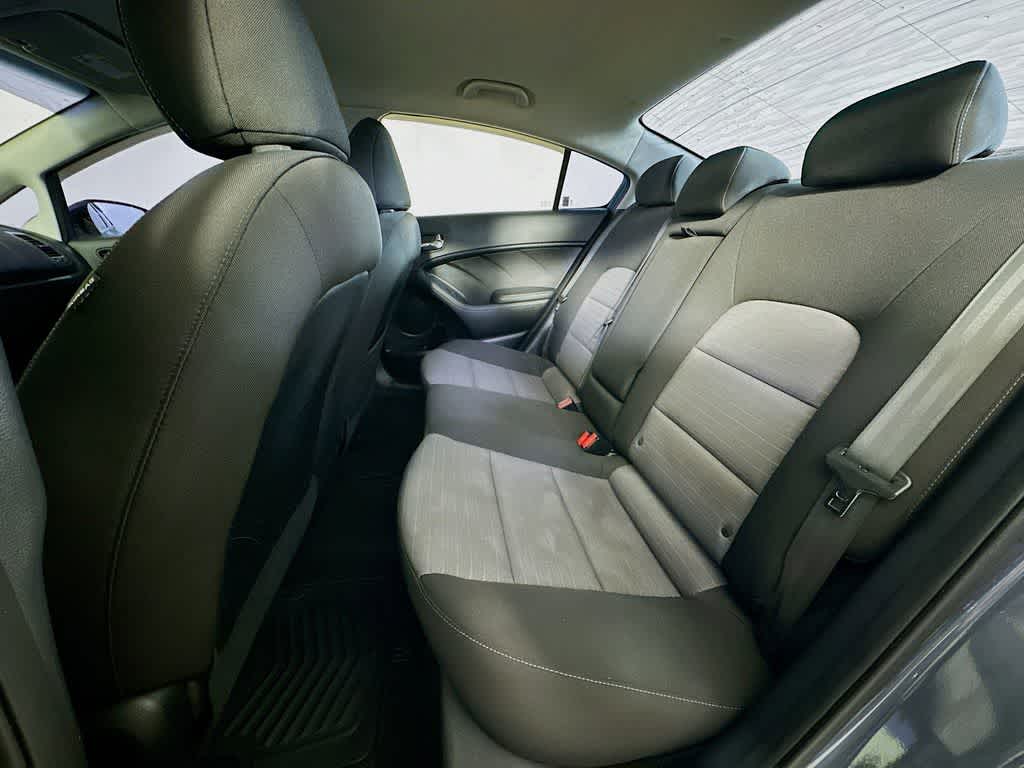Thumbnail: 2016 Kia Forte - 13