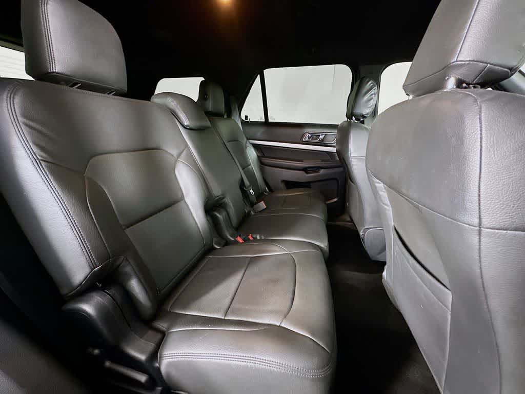 Thumbnail: 2018 Ford Explorer - 32