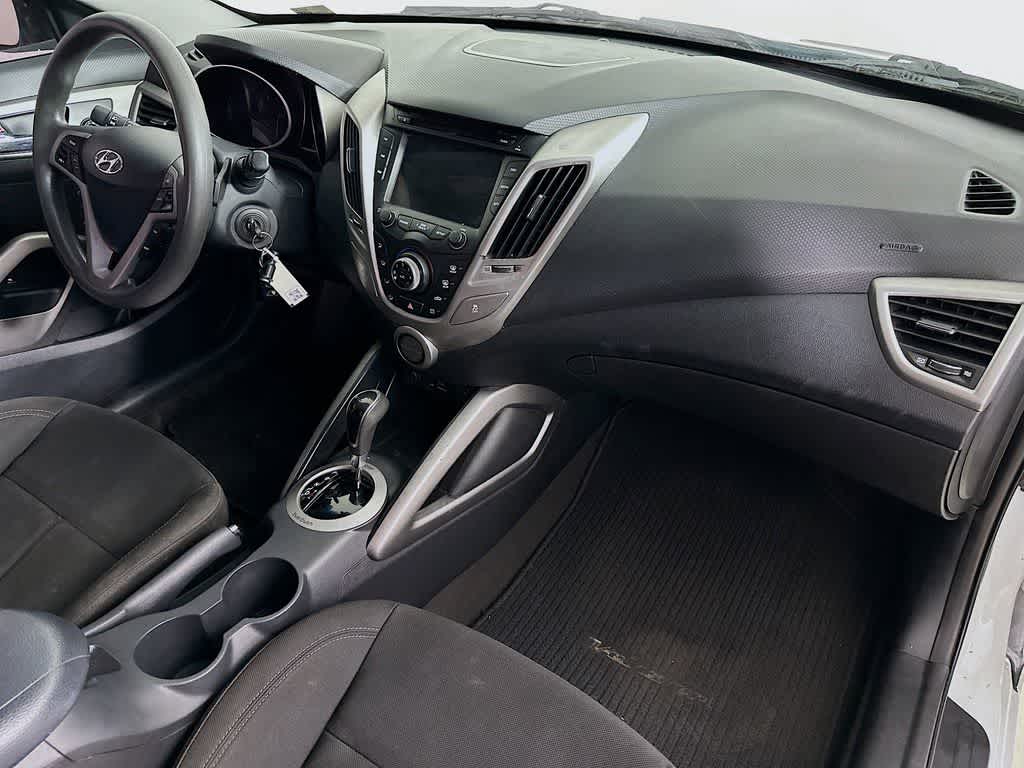 Thumbnail: 2015 Hyundai Veloster - 31