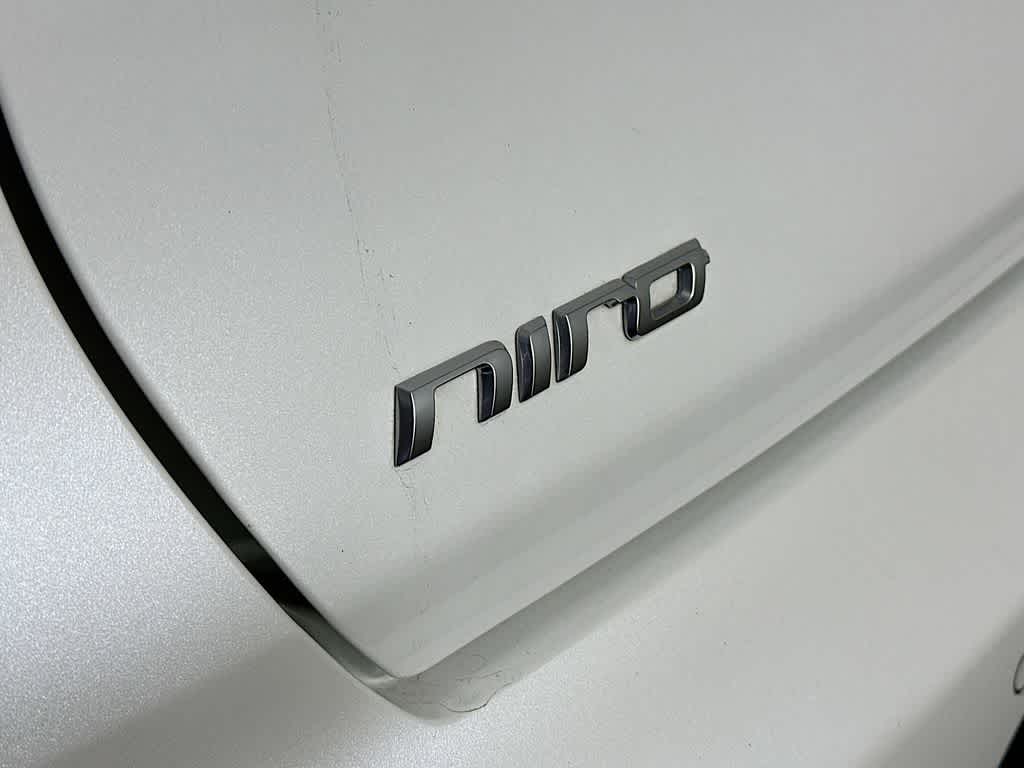 Thumbnail: 2022 Kia Niro - 7