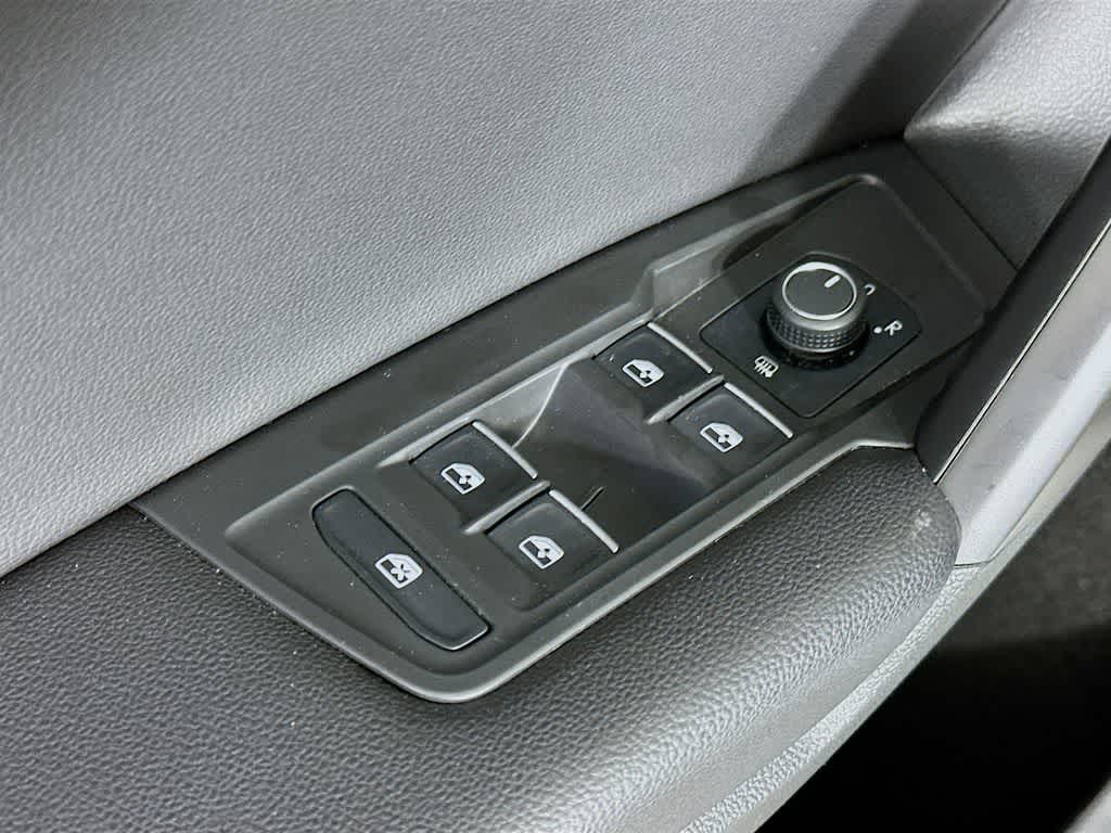 Thumbnail: 2021 Volkswagen Tiguan - 29