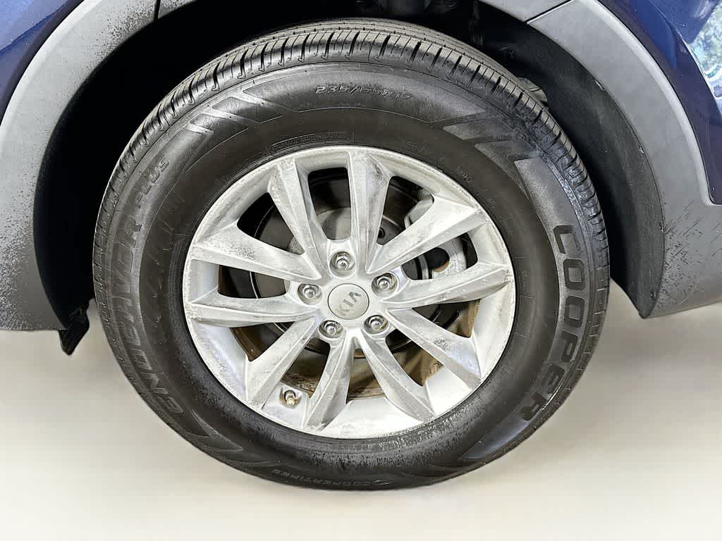 Thumbnail: 2016 Kia Sorento - 8