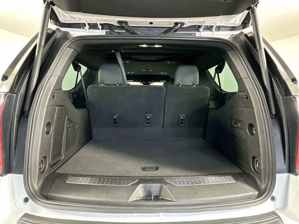 Thumbnail: 2023 Chevrolet Suburban - 21