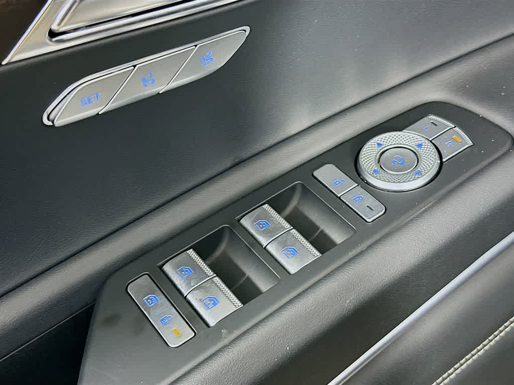 Thumbnail: 2024 Genesis GV80 - 30