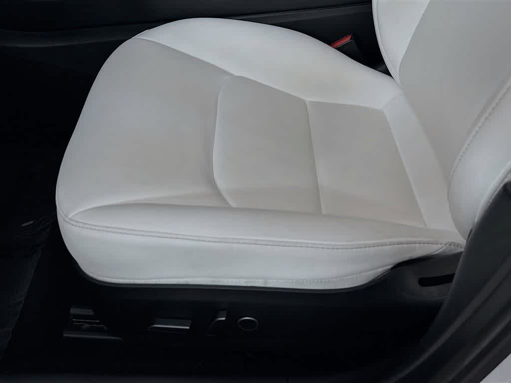 Thumbnail: 2021 Tesla Model 3 - 29