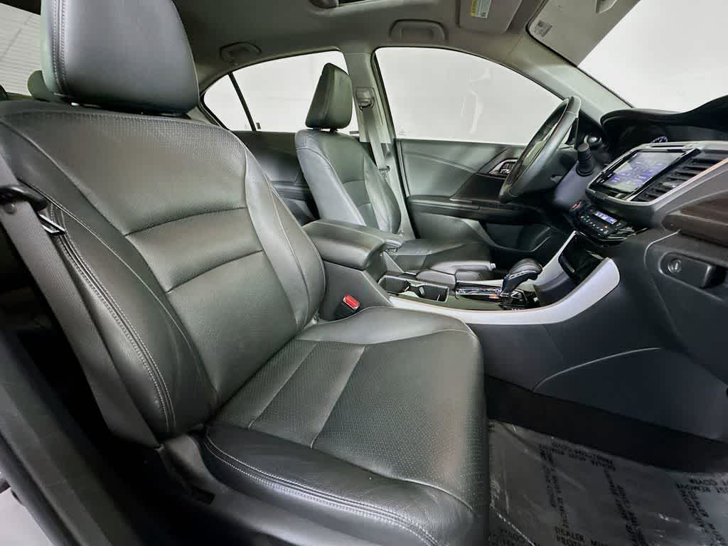 Thumbnail: 2017 Honda Accord - 14