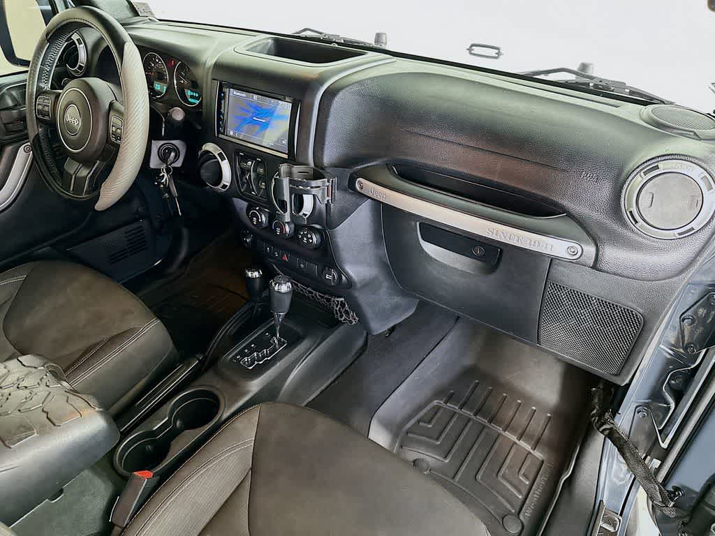 Thumbnail: 2016 Jeep Wrangler - 27