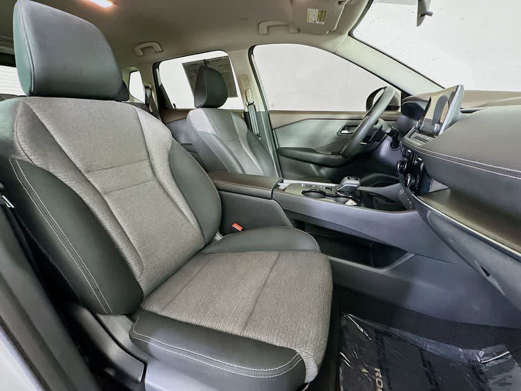 Thumbnail: 2022 Nissan Rogue - 15