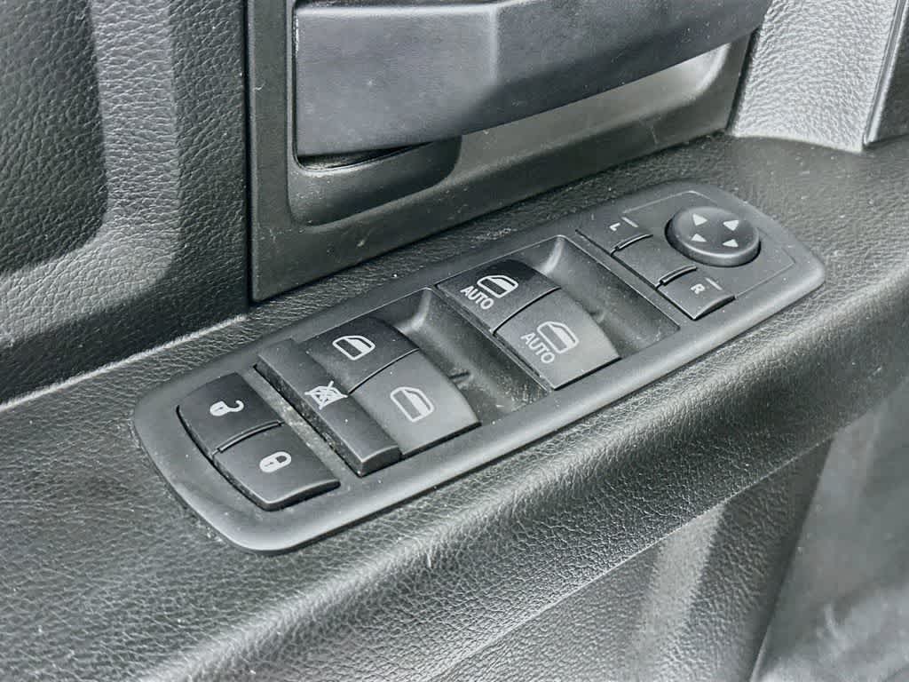 Thumbnail: 2020 RAM 1500 Classic - 28