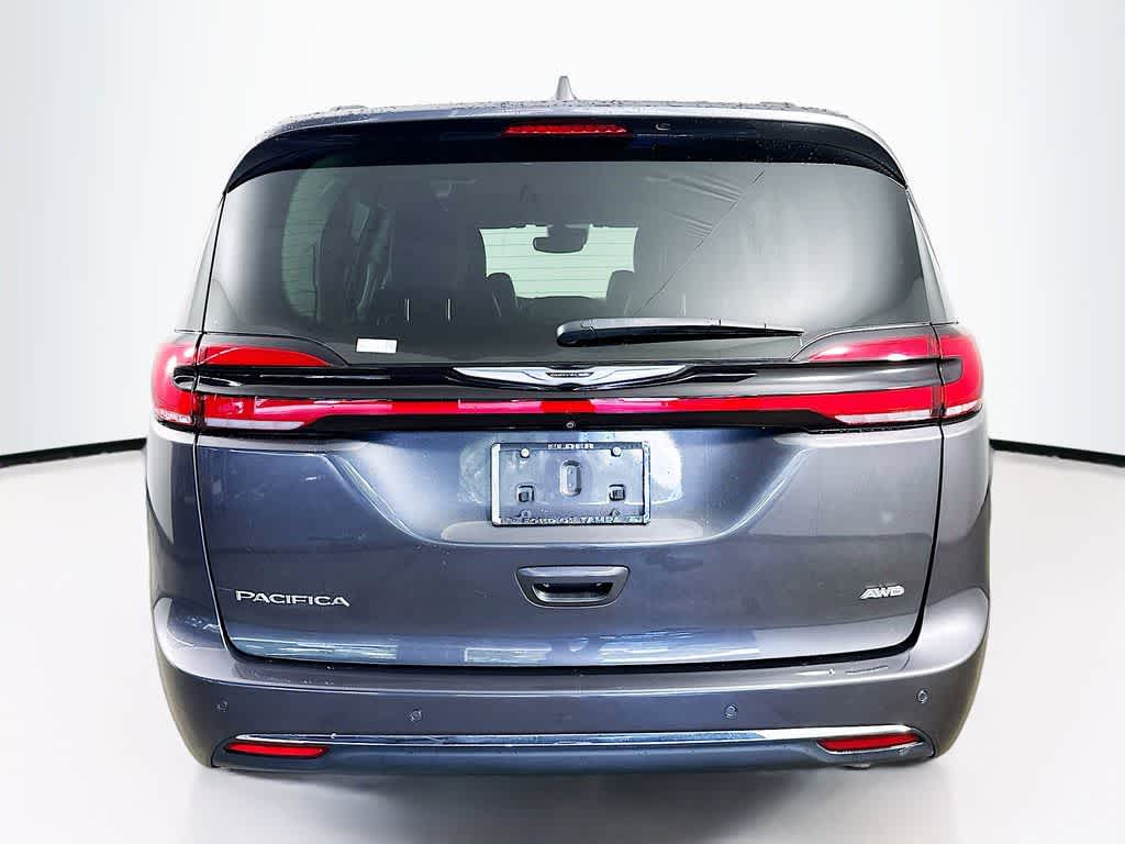Thumbnail: 2022 Chrysler Pacifica - 5