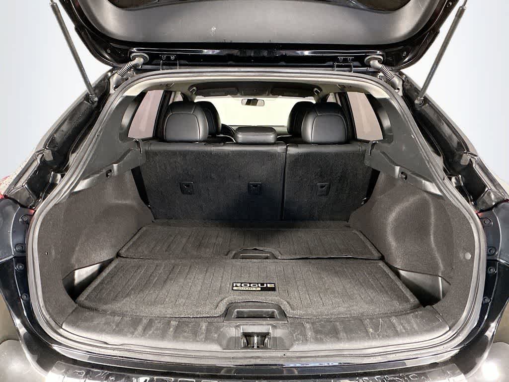 Thumbnail: 2017 Nissan Rogue Sport - 21