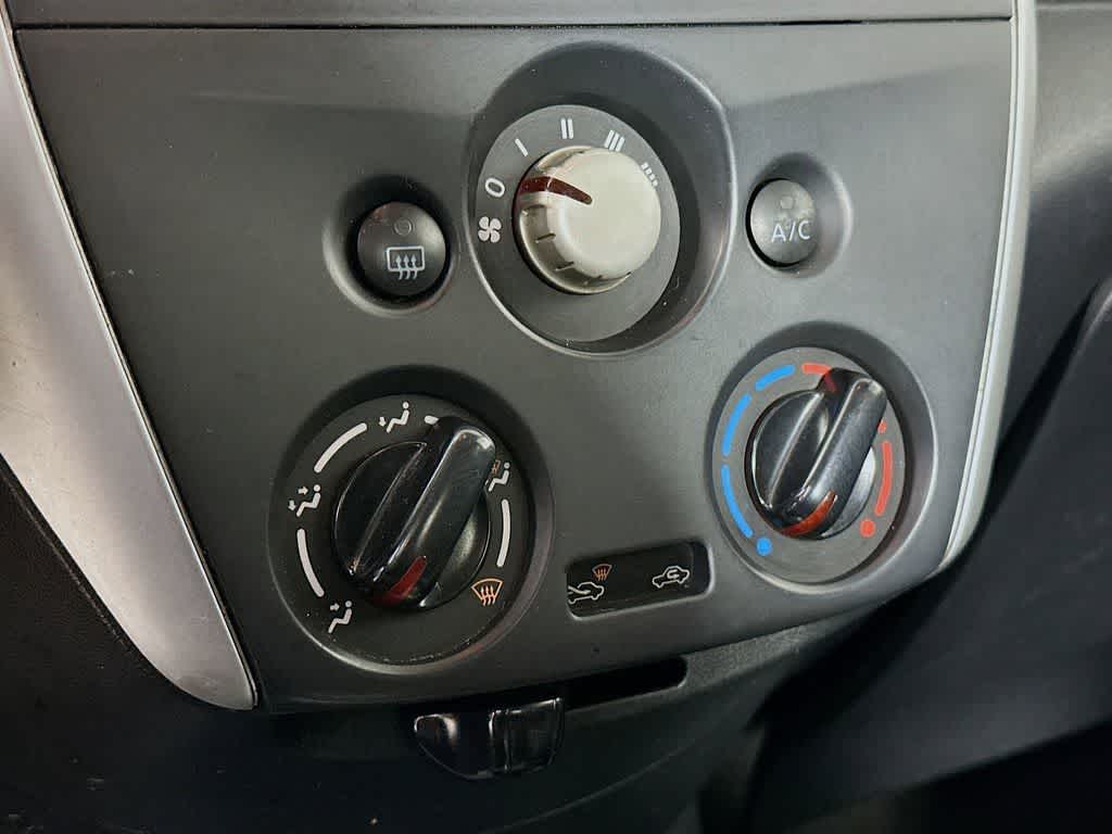 Thumbnail: 2015 Nissan Versa - 17