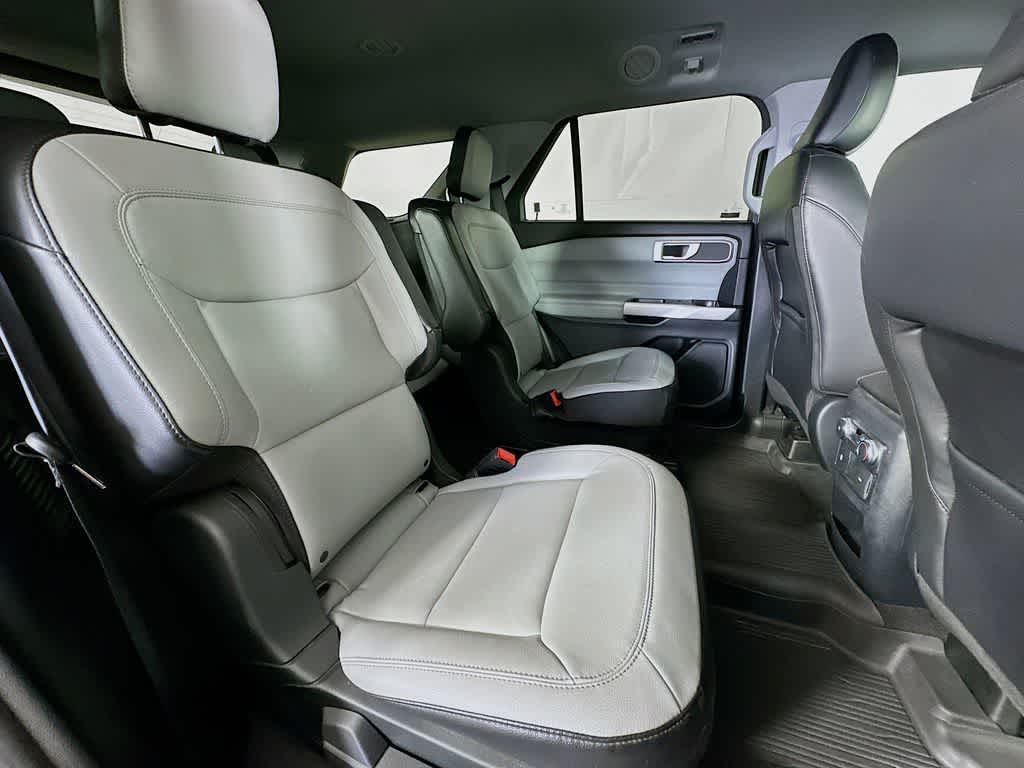 Thumbnail: 2021 Ford Explorer - 32