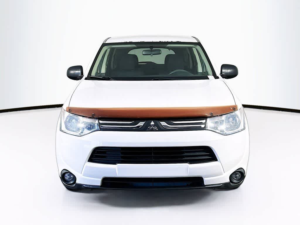 Thumbnail: 2014 Mitsubishi Outlander - 6