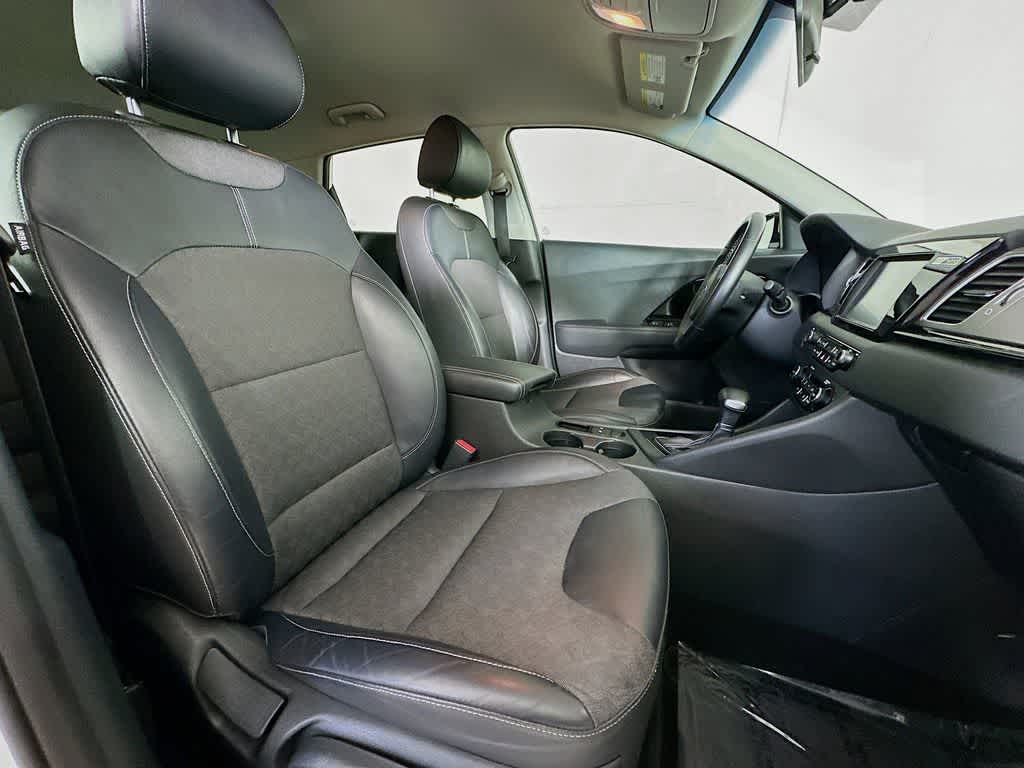 Thumbnail: 2017 Kia Niro - 15
