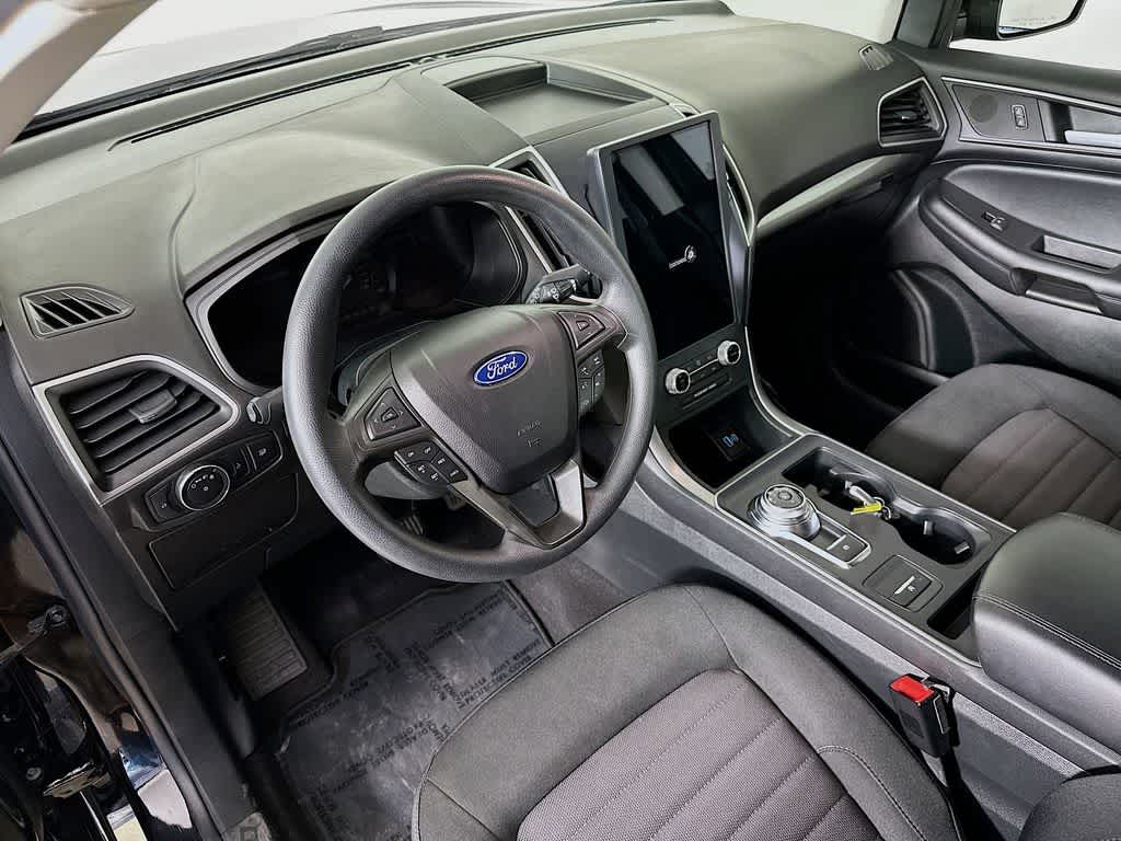 Thumbnail: 2022 Ford Edge - 2