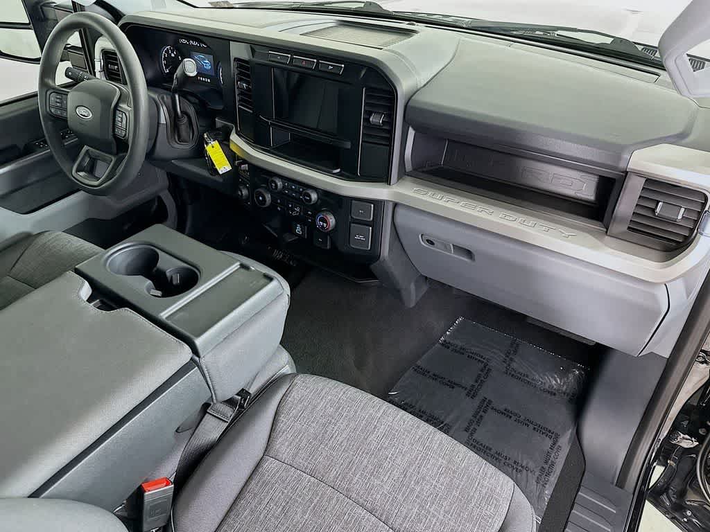 Thumbnail: 2023 Ford Econoline - 30