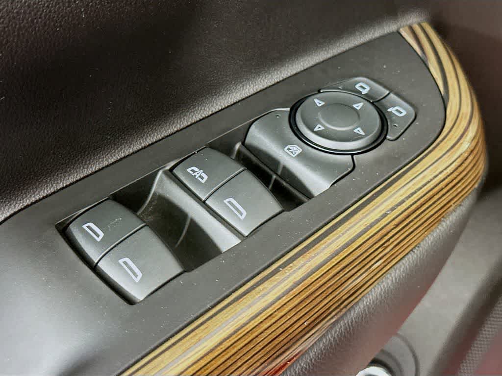 2023 GMC Acadia SLE 28