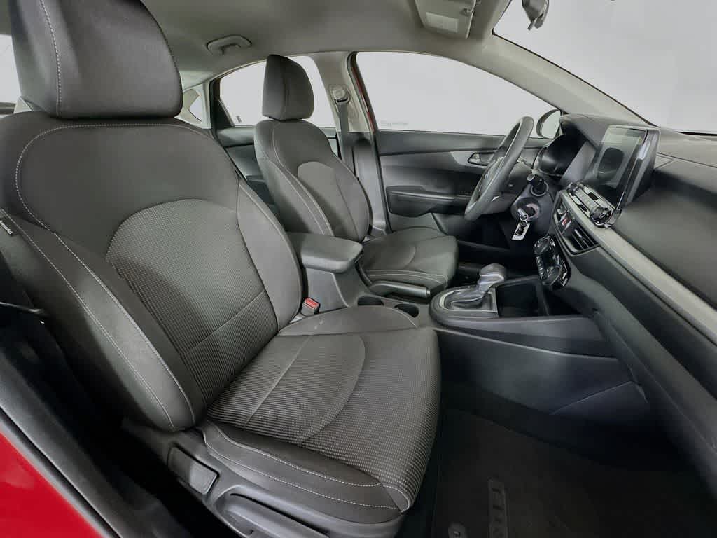 Thumbnail: 2019 Kia Forte - 14