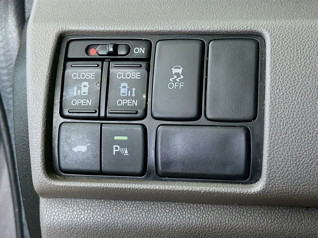 Thumbnail: 2013 Honda Odyssey - 27