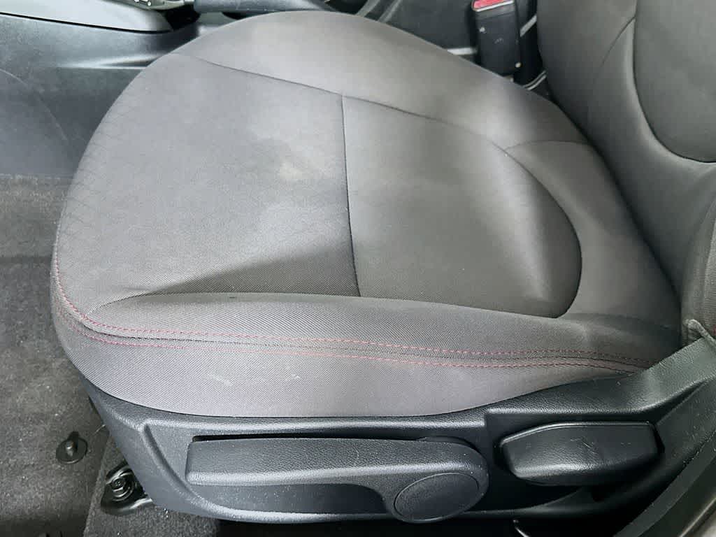 Thumbnail: 2012 Kia Forte - 27