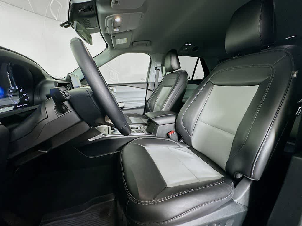 Thumbnail: 2022 Ford Explorer - 12