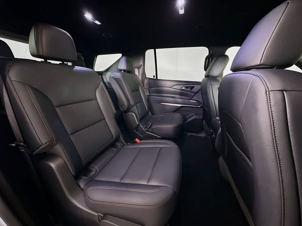 Thumbnail: 2025 Chevrolet Traverse - 32