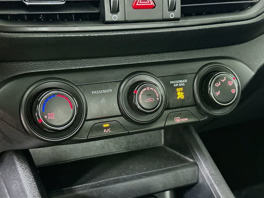 Thumbnail: 2024 Kia Forte - 17