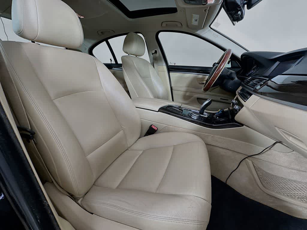 Thumbnail: 2015 BMW 5 Series - 15