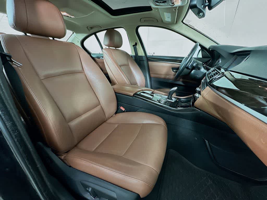 Thumbnail: 2016 BMW 5 Series - 15