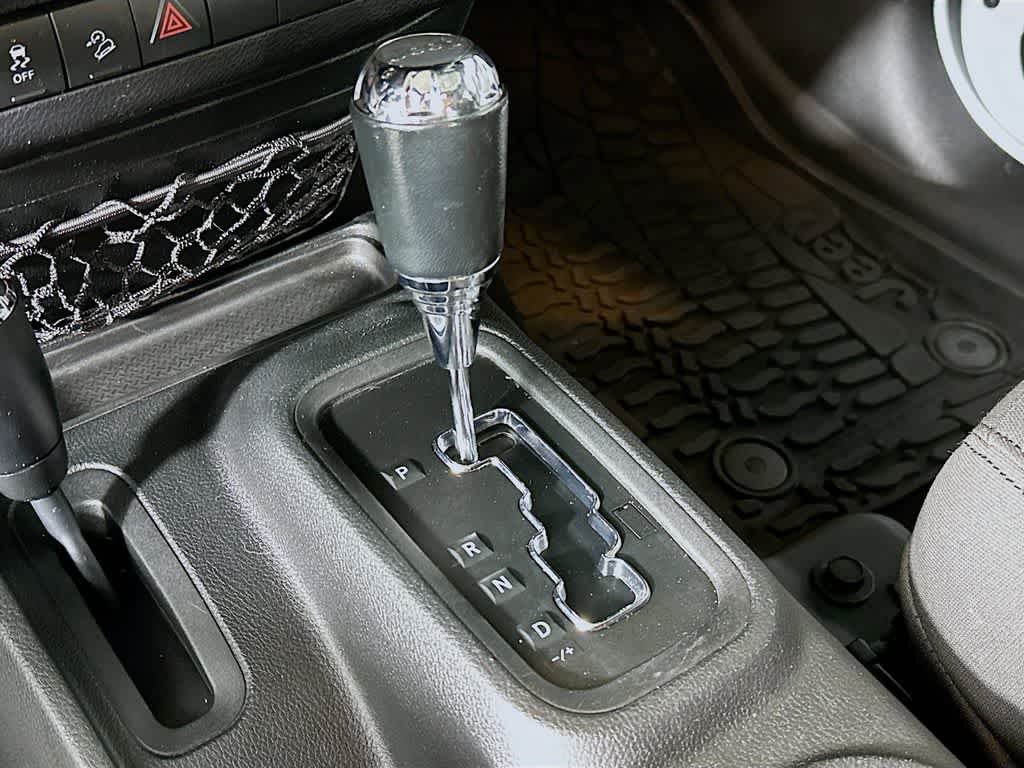 Thumbnail: 2017 Jeep Wrangler - 18