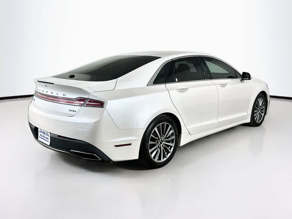 Thumbnail: 2020 Lincoln MKZ - 25