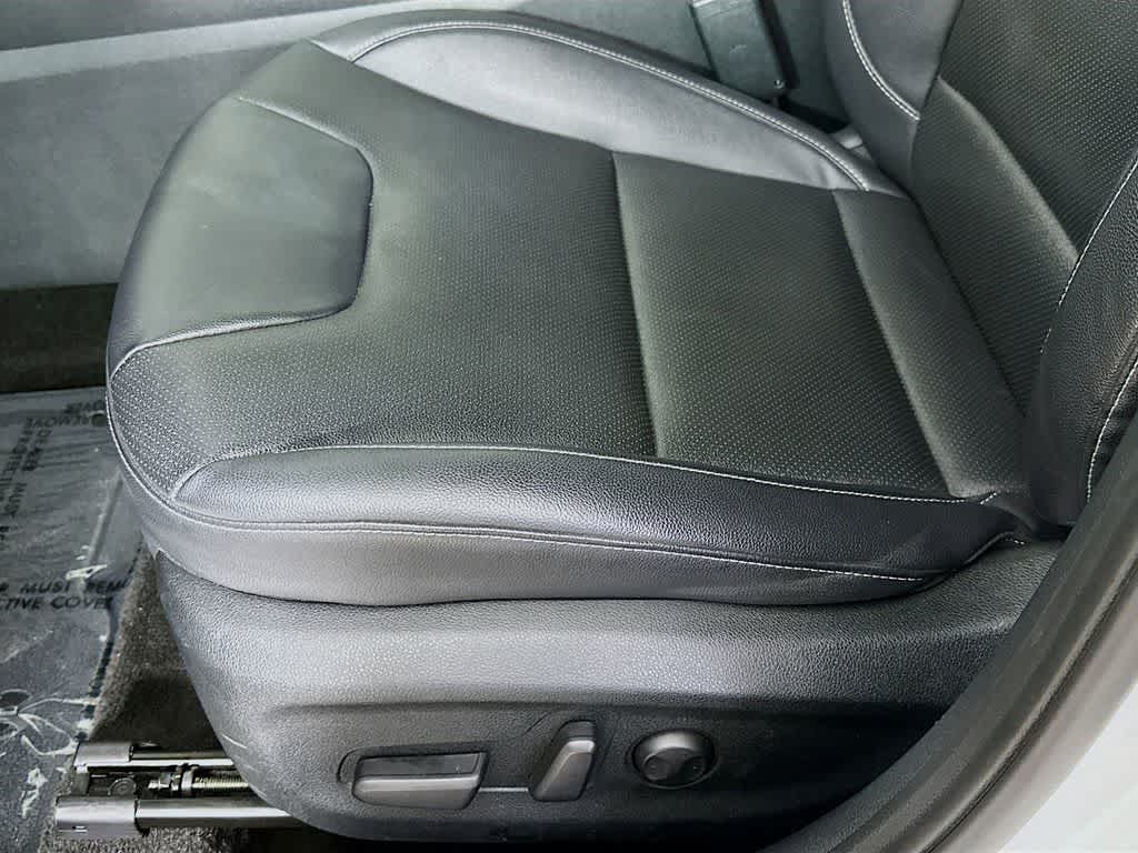 Thumbnail: 2022 Kia Niro - 33