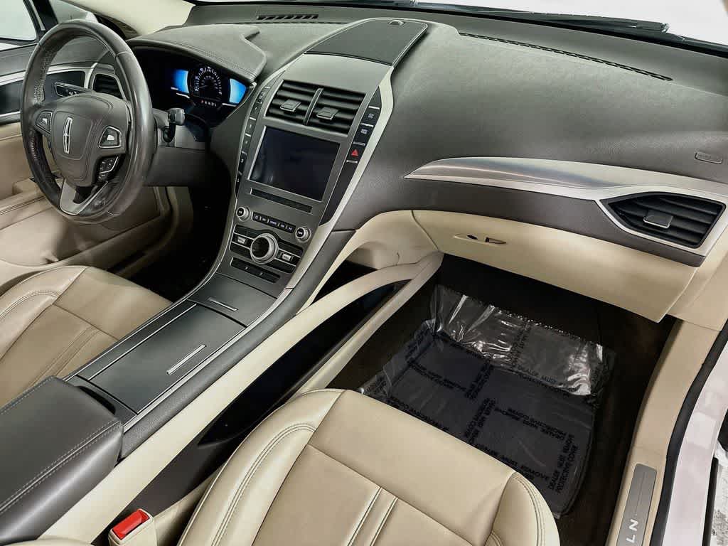 Thumbnail: 2020 Lincoln MKZ - 33