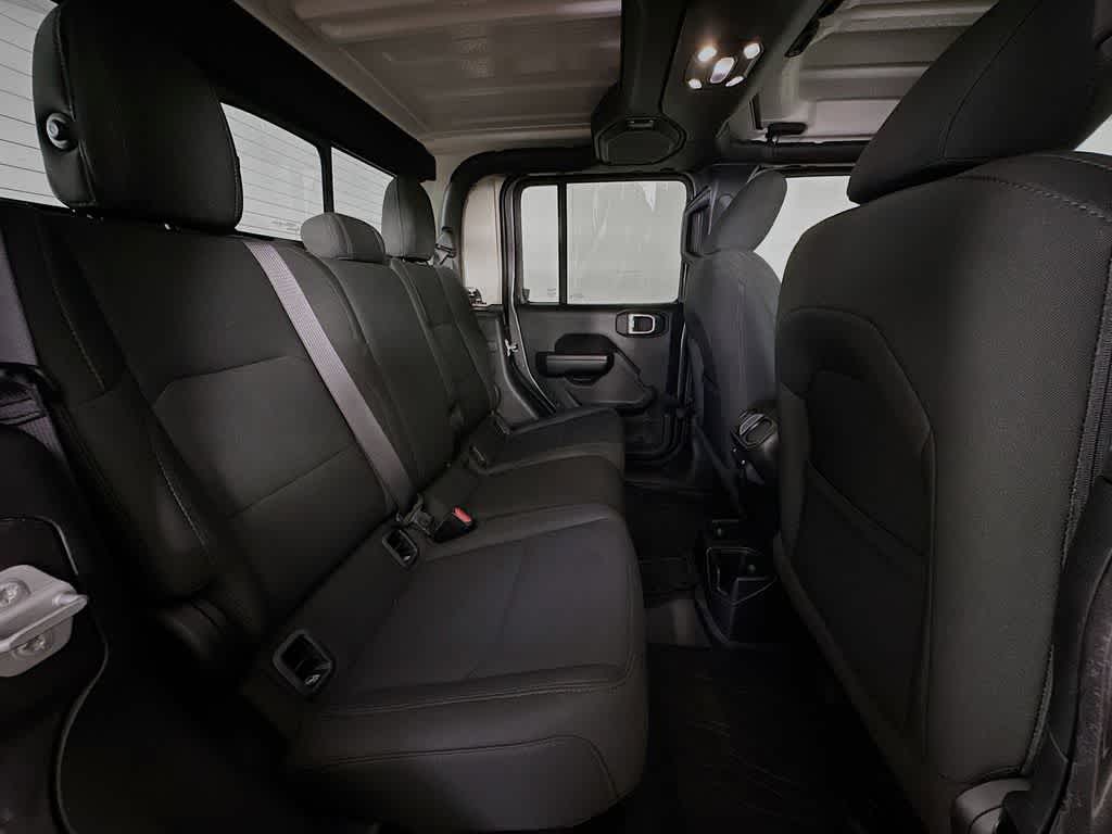 Thumbnail: 2021 Jeep Gladiator - 29