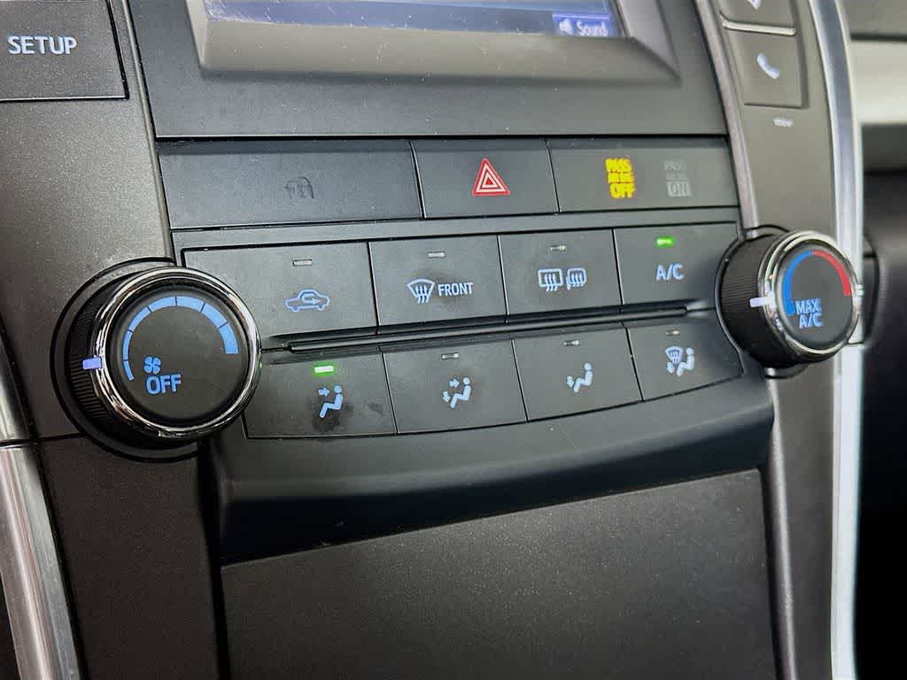 Thumbnail: 2017 Toyota Camry - 17