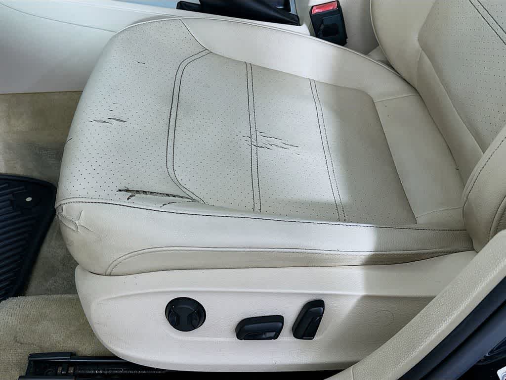 Thumbnail: 2013 Volkswagen Passat - 29