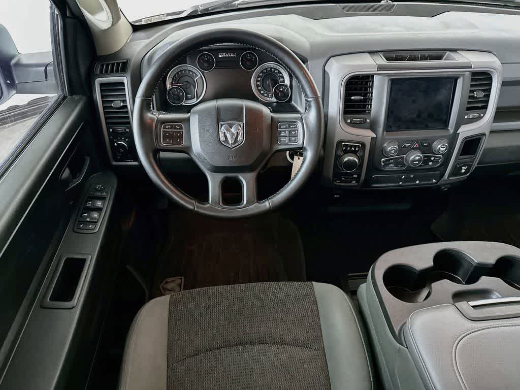 Thumbnail: 2020 RAM 1500 Classic - 10