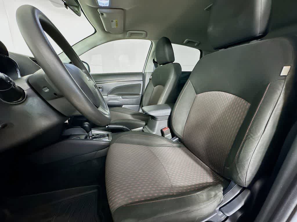 Thumbnail: 2019 Mitsubishi Outlander Sport - 12