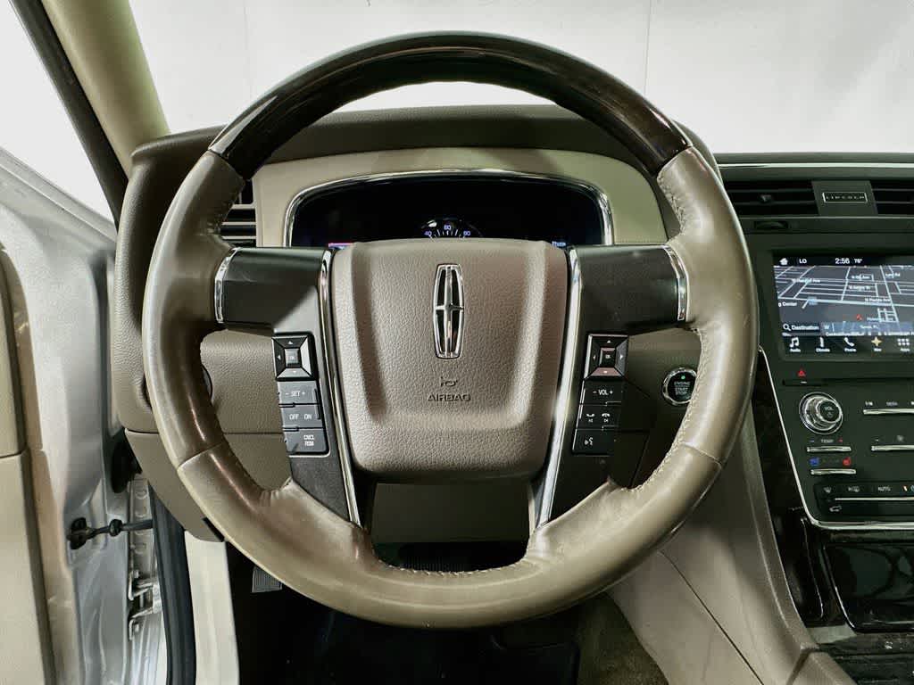Thumbnail: 2016 Lincoln Navigator - 16
