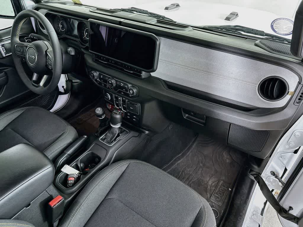 Thumbnail: 2024 Jeep Wrangler - 31