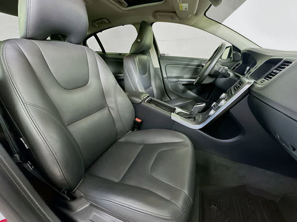Thumbnail: 2018 Volvo S60 - 14