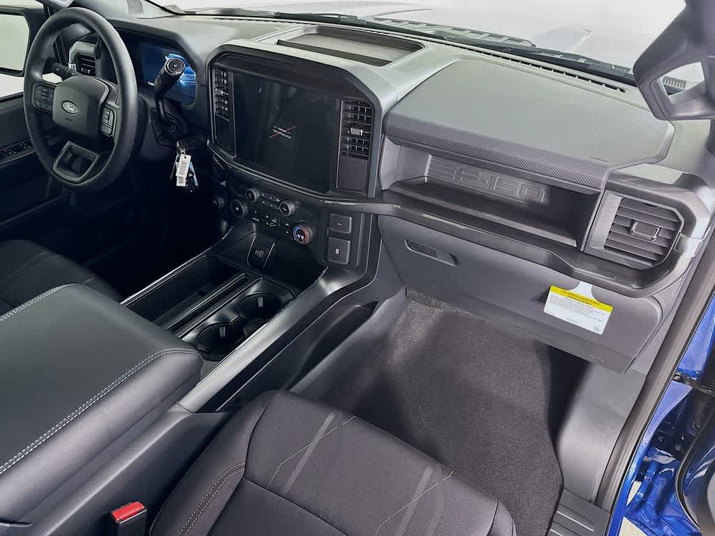 Thumbnail: 2025 Ford F-150 - 32