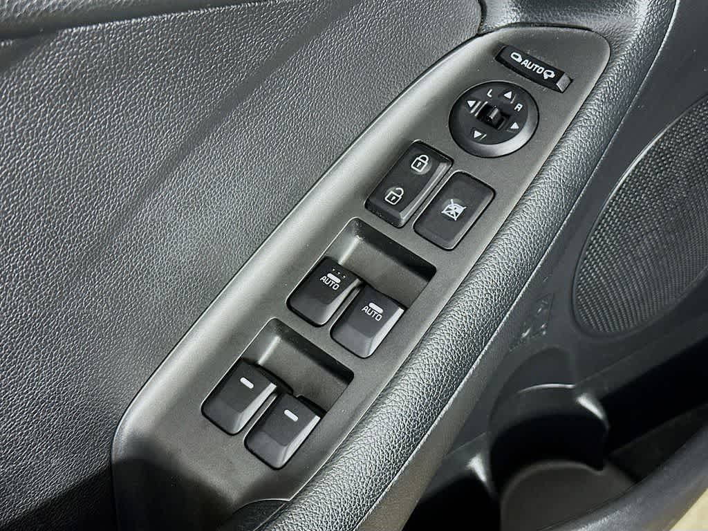 Thumbnail: 2016 Kia Forte - 27